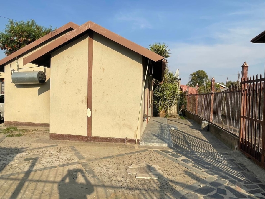 2 Bedroom Property for Sale in Rustenburg North North West